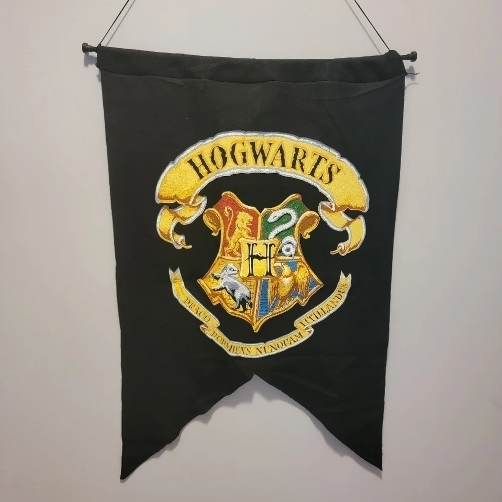 NWT 5 Harry Potter Hogwarts School Banner Flags Party Decor 20X30